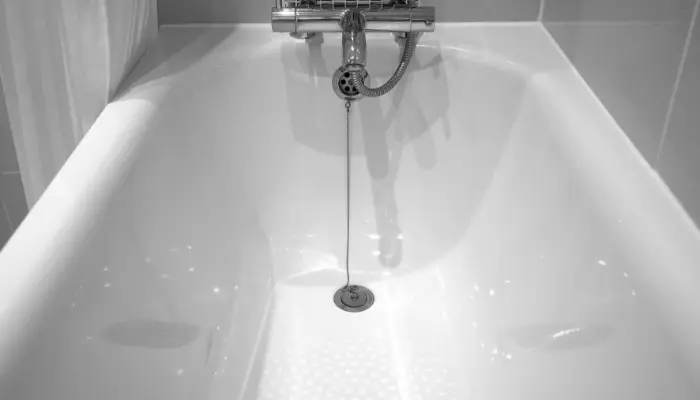 Fiberglass-bathtub